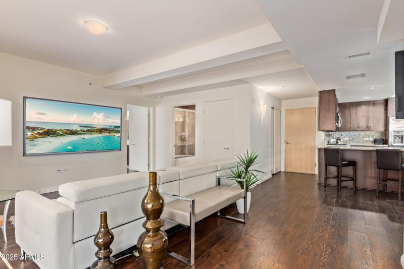 Front living space 2