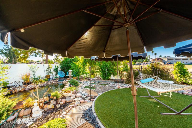 Artificial low maintenance grass