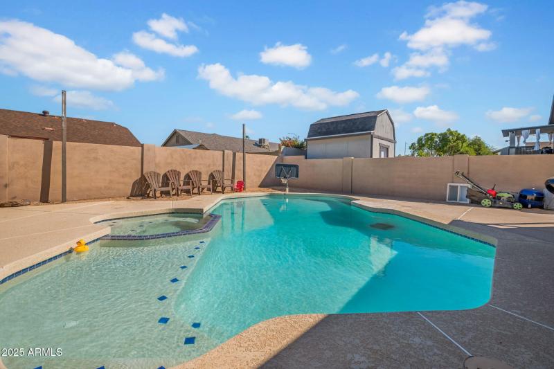 25-web-or-mls-6064 E Ingram St-25