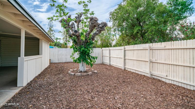 4922 W Gail Dr Exterior Photos-8