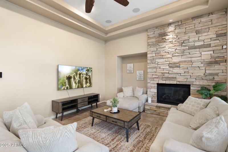 20-web-or-mls-DSC01537 copy