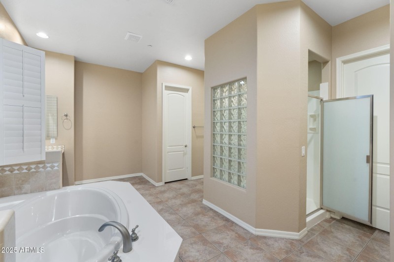 32-web-or-mls-DSC01655 copy