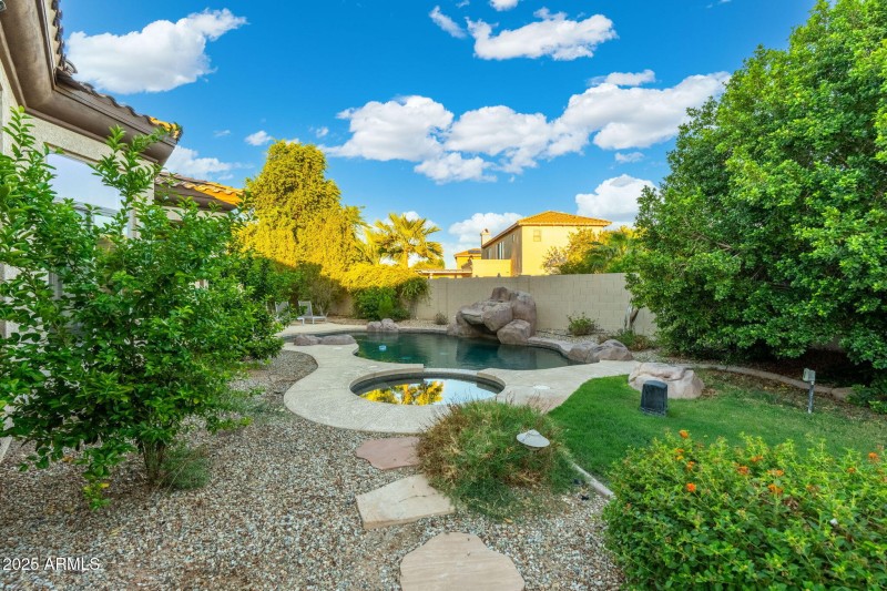 57-web-or-mls-DSC01598-HDR-Edit