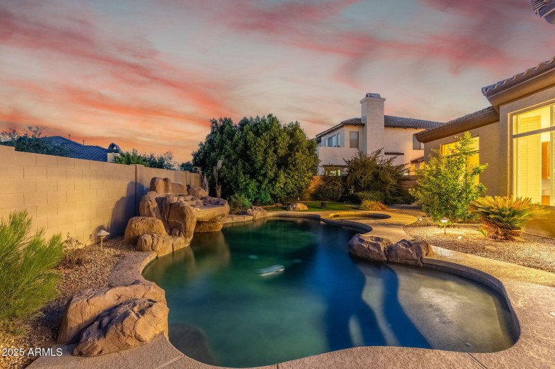 111-web-or-mls-DSC01720-HDR-Edit (2)