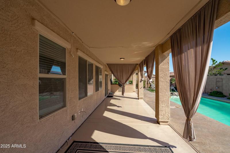 45-Large Covered Patio