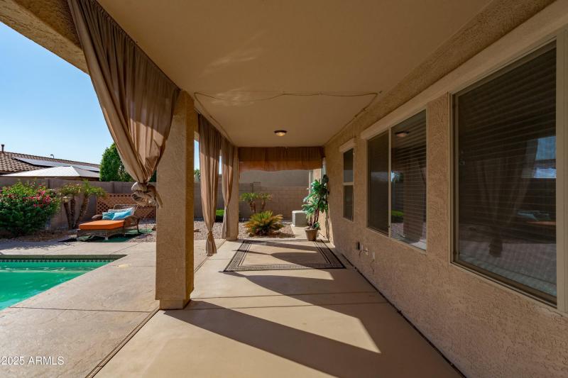 47-Large Covered Patio