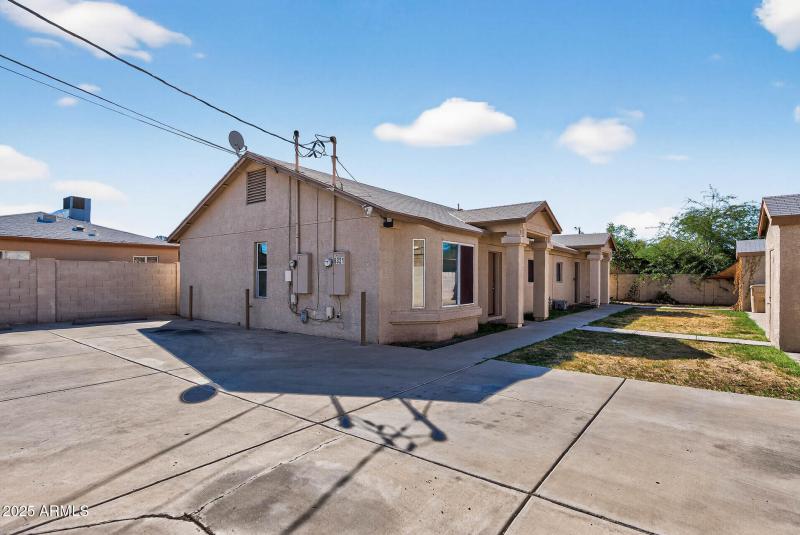 01_8321_W_Edwards1_mls