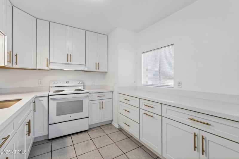 09_8321_W_Edwards9_mls