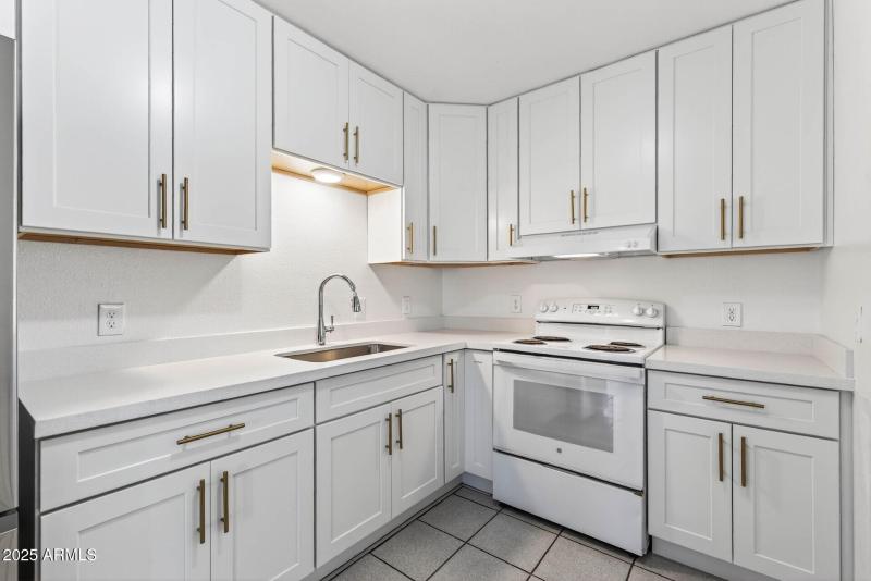 11_8321_W_Edwards11_mls