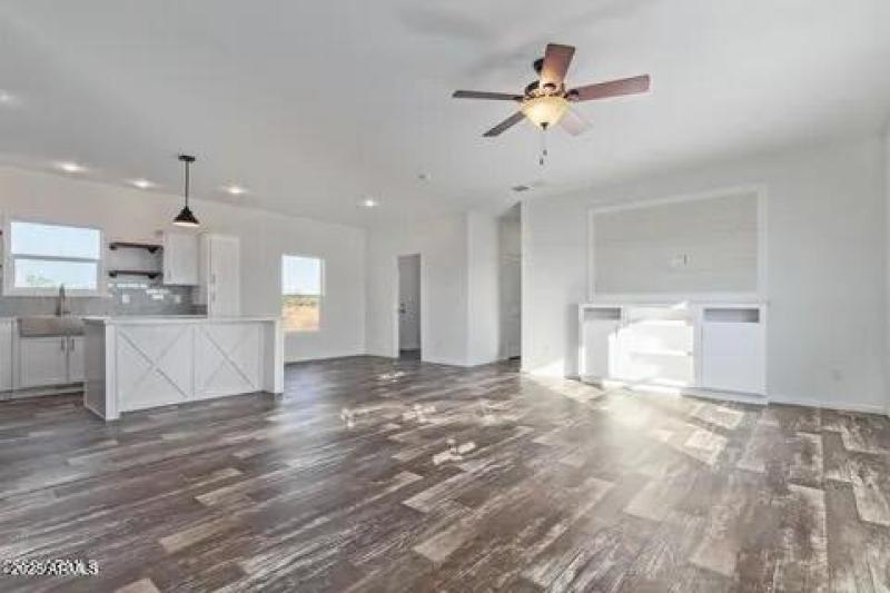 7E1DB7A5-F85A-41A6-9FF9-9B3EC51CA75C