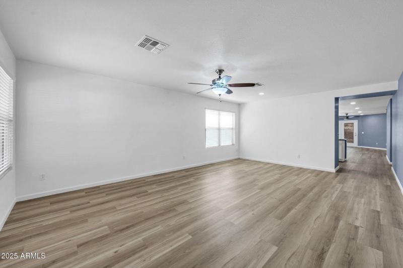 mls_1125 E Milada Dr-10