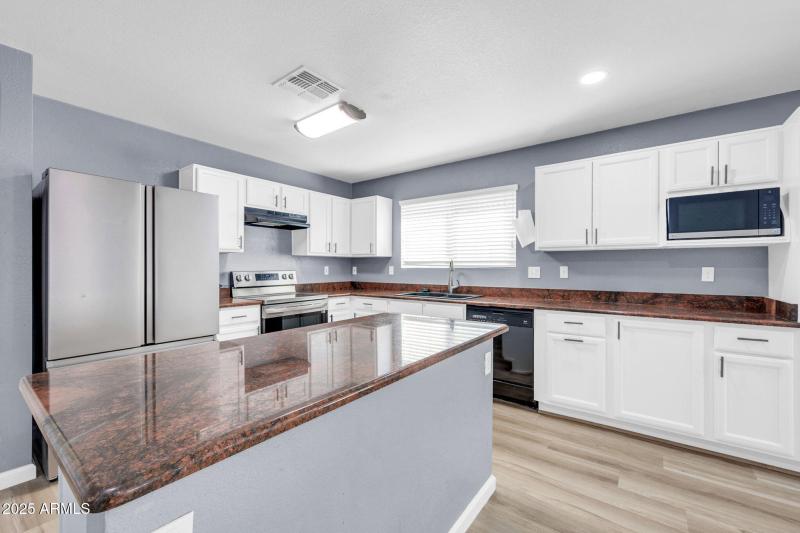 mls_1125 E Milada Dr-13