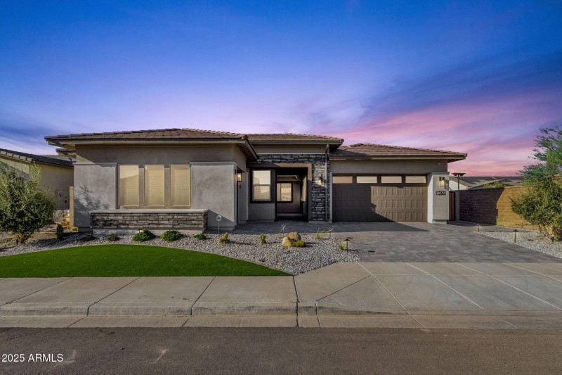 2-web-or-mls-1266-e-donato-dr