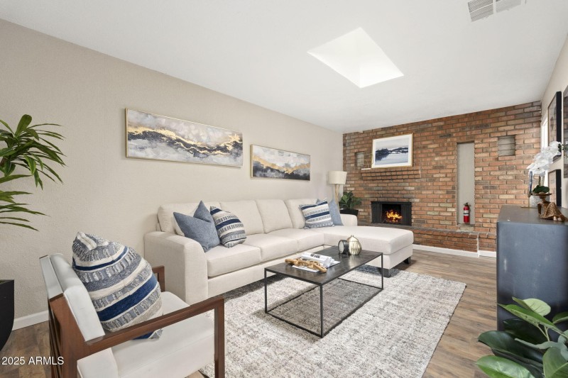 6223 W EARLL Drive, Phoenix, AZ