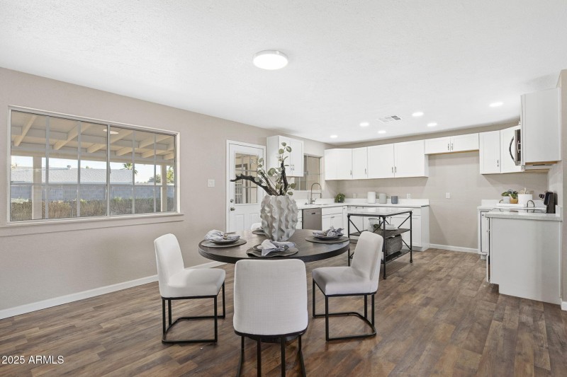 6223 W EARLL Drive, Phoenix, AZ