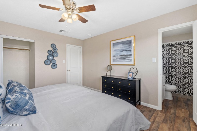 6223 W EARLL Drive, Phoenix, AZ