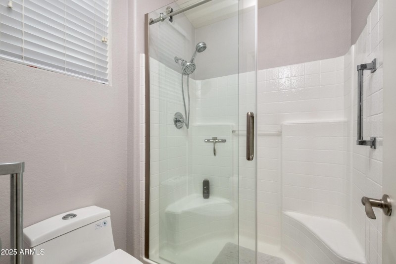 Contemporary Guest Bathroom