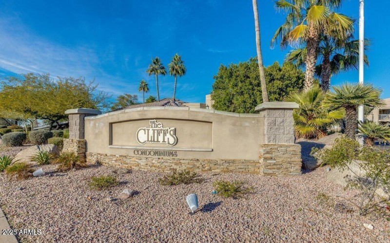 Cliff's at North Mountain