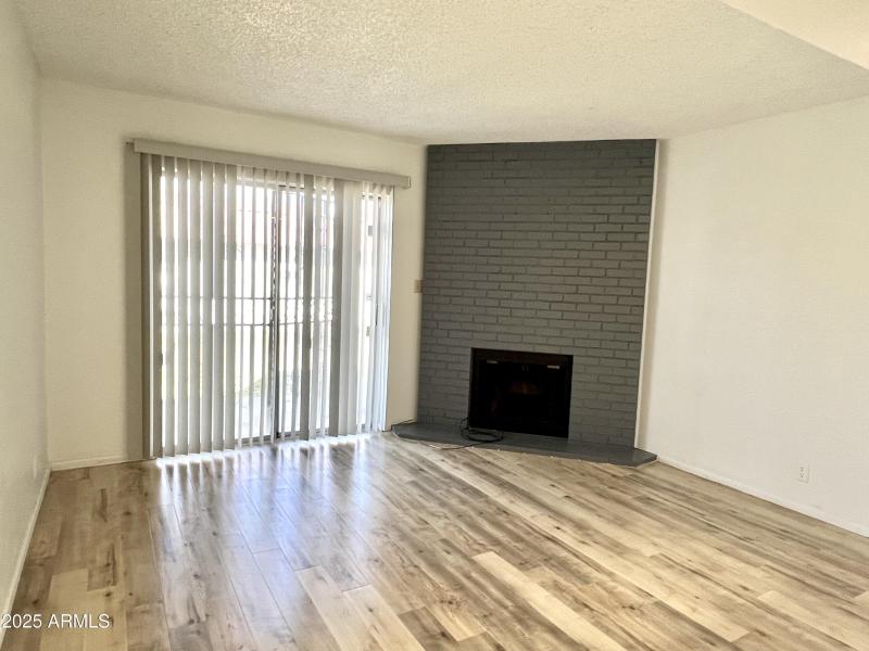 05. Famil Room - Fire Plance