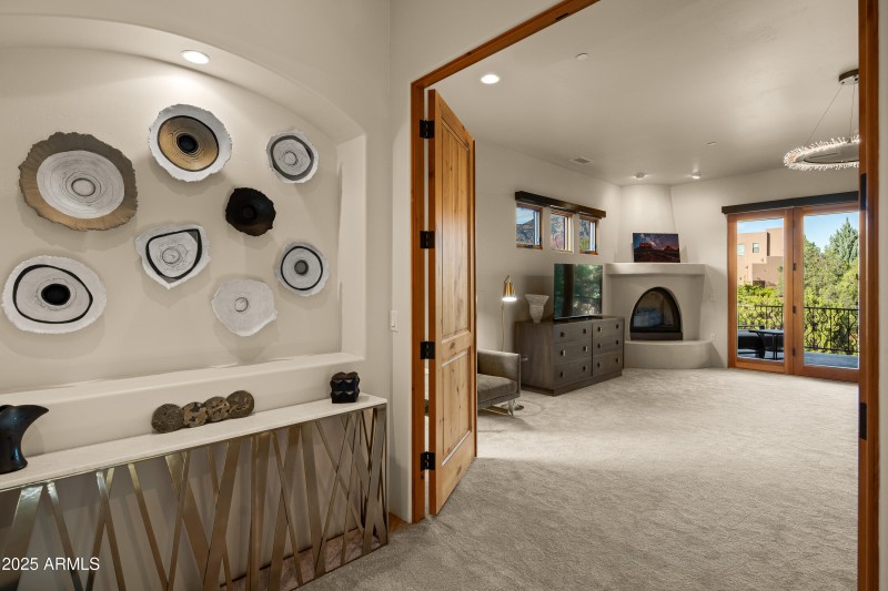 JL_50CalleBonita-interiors-PrimarySuite-