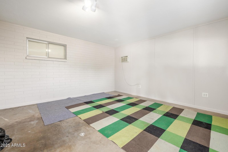 Extra room with private entrance