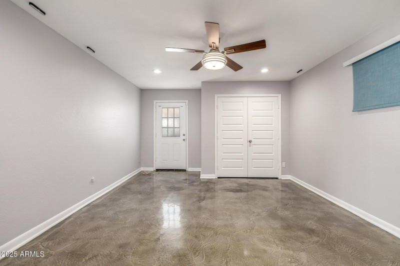 Den with private entrance