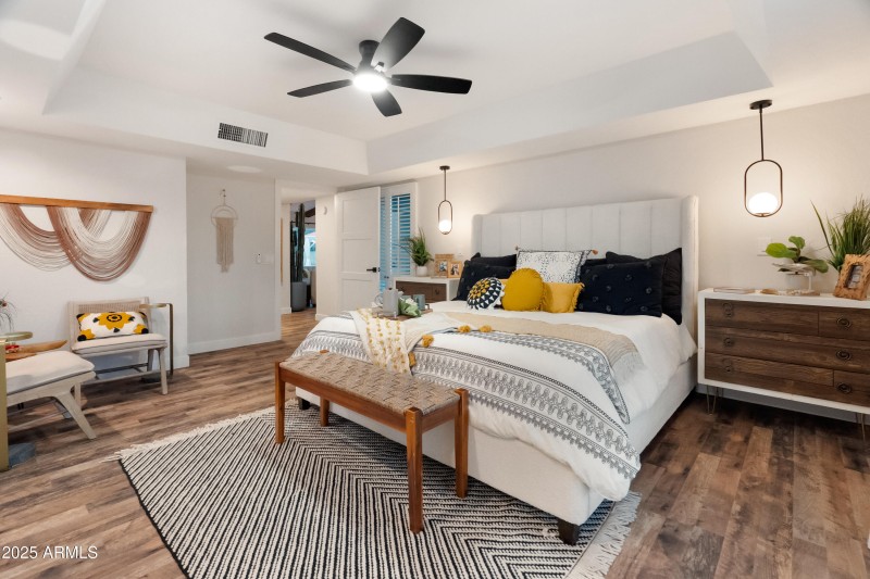 6504 W Corrine Dr (twilight)-5