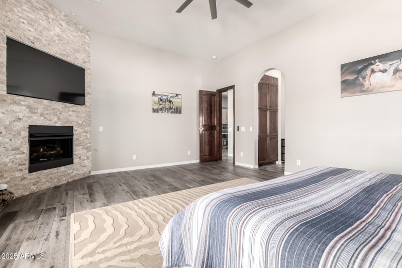 21 - Lone Mountain 17024