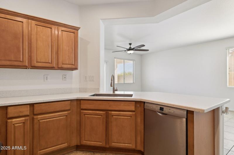 9-web-or-mls-43213-n-vista-hills-dr