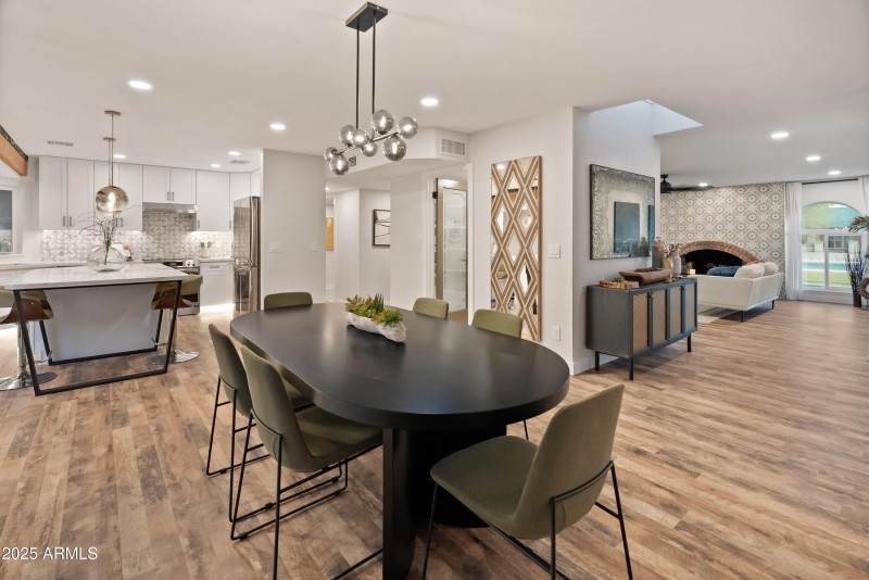 6504 W Corrine Dr (twilight)-22