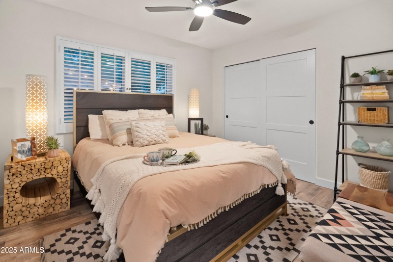 6504 W Corrine Dr (twilight)-36