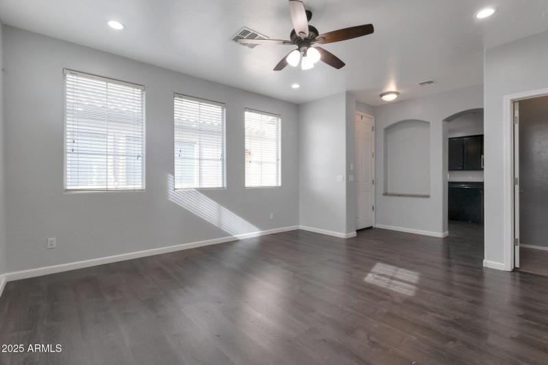 4-web-or-mls-Qp-7297