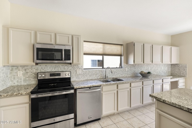 9025 S 6th St Phoenix - 300