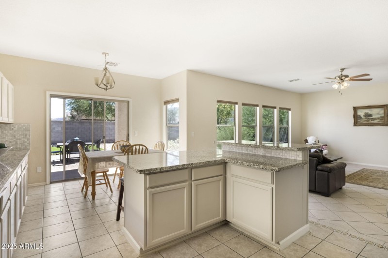 9025 S 6th St Phoenix - 305