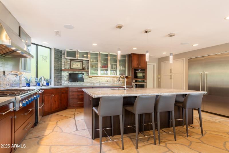 Kitchen Island to door