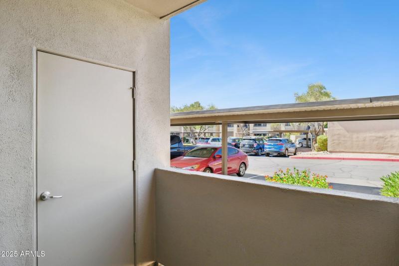 22-web-or-mls-7009-e-acoma-dr-1137