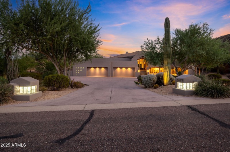 FRONT DRIVEWAY + MOTOR COURT VIEW (SUNSE