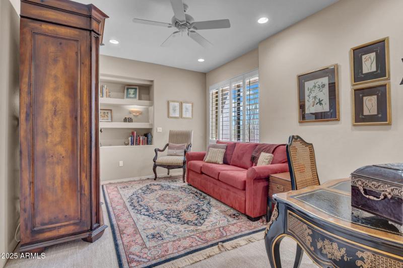 SECONDARY BDRM 1 WITH WALK-IN CLOSET