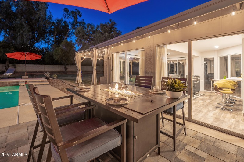 6504 W Corrine Dr (twilight)-56