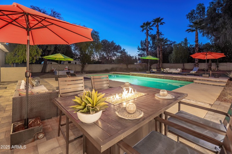 6504 W Corrine Dr (twilight)-57