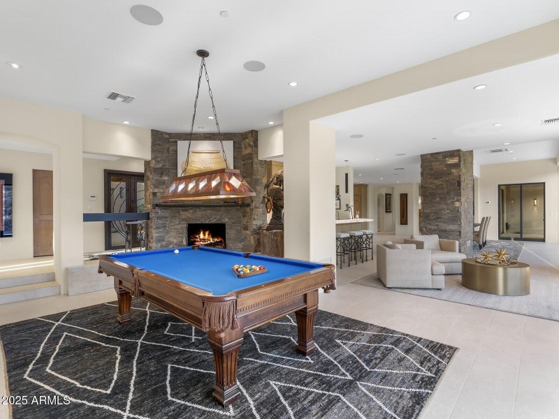 047_Living Room Game Room