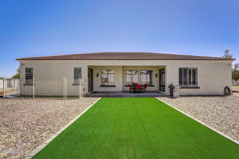 52-web-or-mls-W Durango St-050