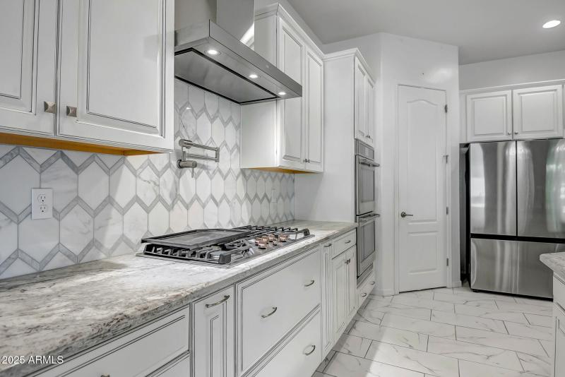 BEAUTIFUL COOK SPACE