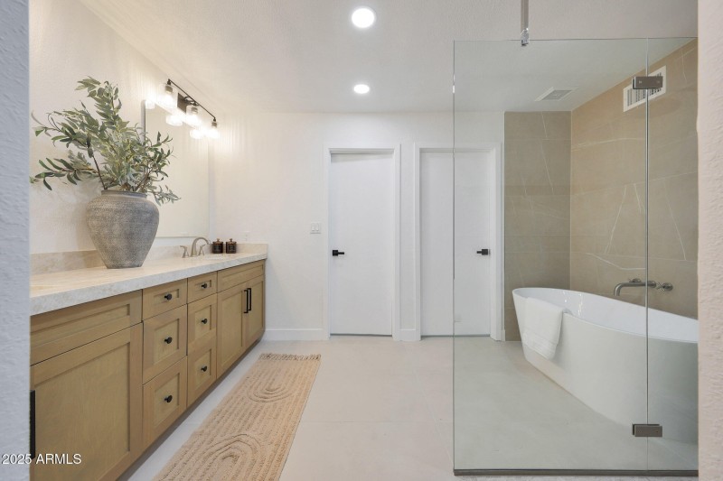 Luxurious Primary Bathroom