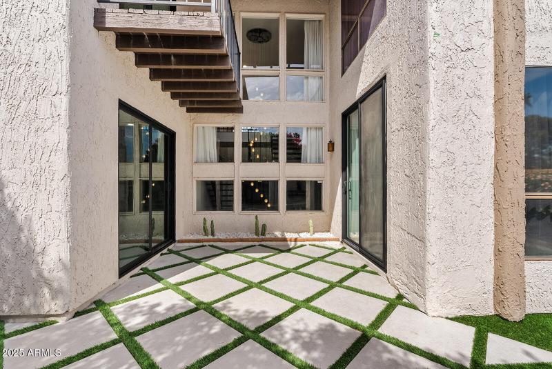 Pavered Diamond Pattern Design