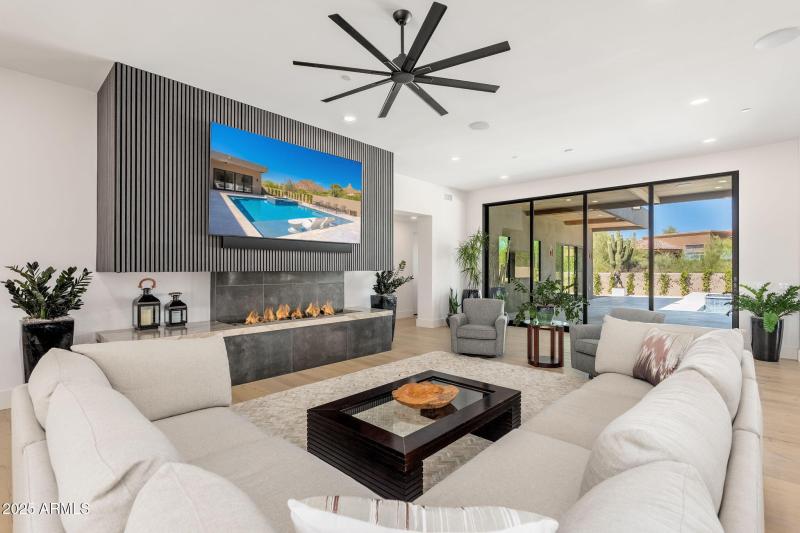 10160 E Saddle Horn Trl