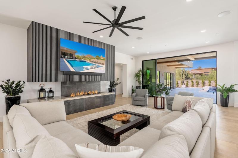 10160 E Saddle Horn Trl