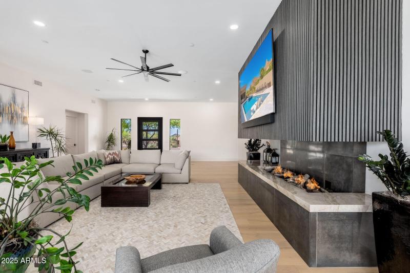 10160 E Saddle Horn Trl