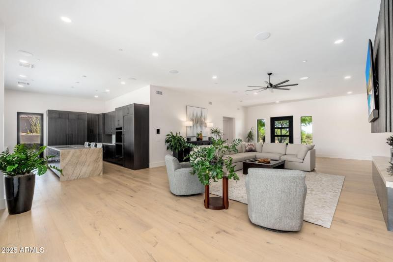 10160 E Saddle Horn Trl