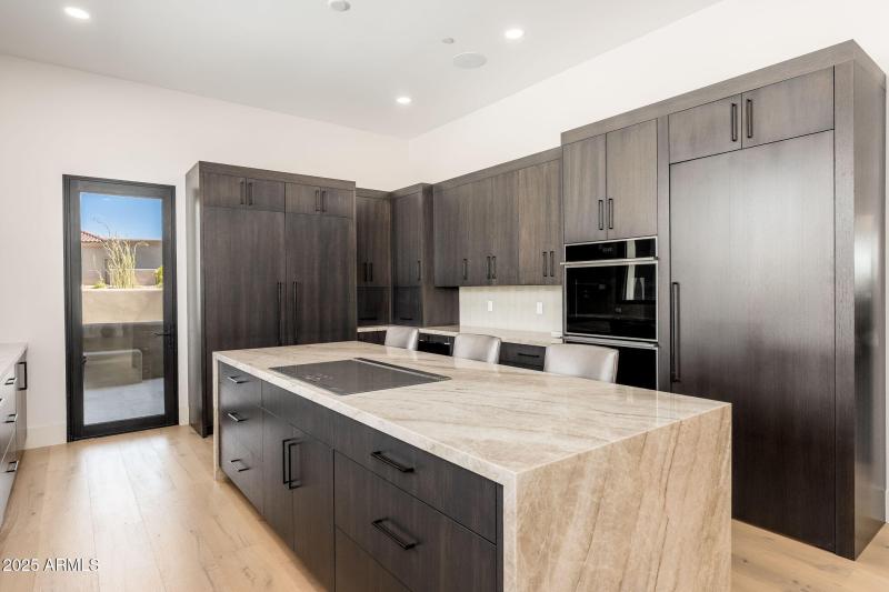 10160 E Saddle Horn Trl